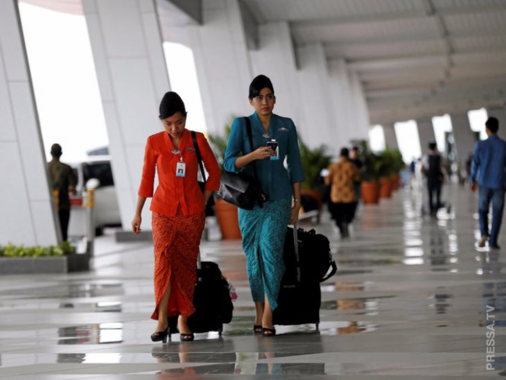 Как выглядят стюардессы разных стран мира