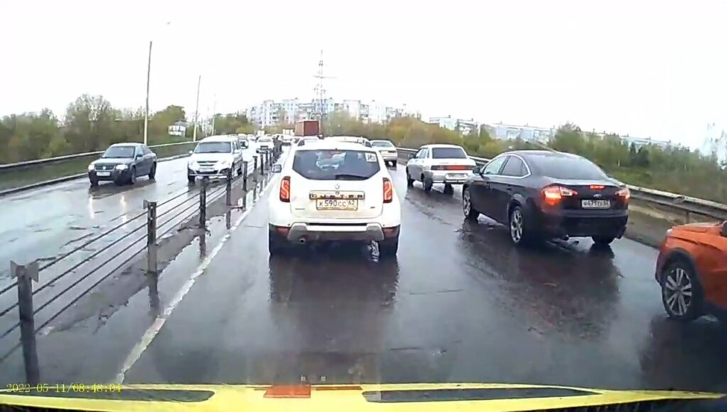 В Рязани полиция проверит водителя не пропустившего скорую помощь