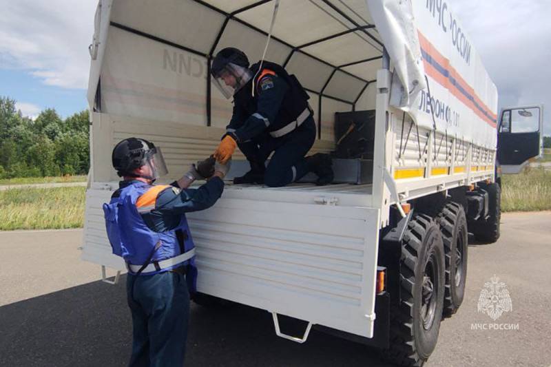 Разрабатывается новый пиротехнический автомобиль для МЧС оружие,респ,Крым [1434425]