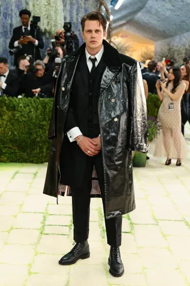 Met Gala — 2026: Кэти Перри, Сергей Брин с возлюбленной, Doja Cat, Лена Данэм на красной дорожке Николь, Кидман, Герелин, возлюбленной, Метрополитенмузее, Уильямс, Vogue, ПерриКэти, Винтур, Санчес, актриса, Лорен, НьюЙорке, благотворительный, вечера, проходит, Винус, Джефф, Безос, планеты