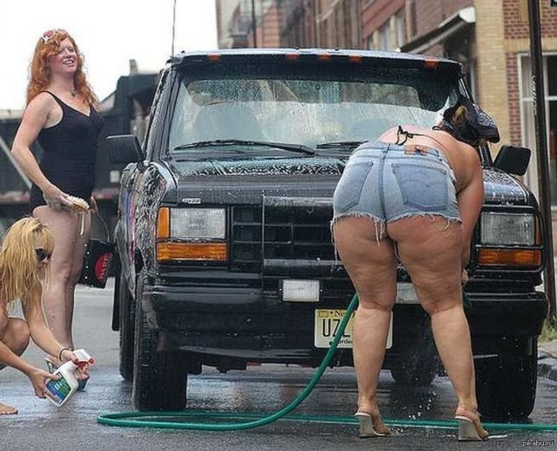 Мыть машину в бикини не стоит интересное, образ_жизни, ситуации, толстушки, фото, худышки, юмор
