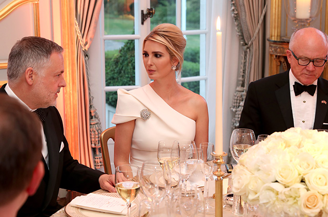 Иванка Трамп на торжественном ужине в резиденции американского посла в Лондоне