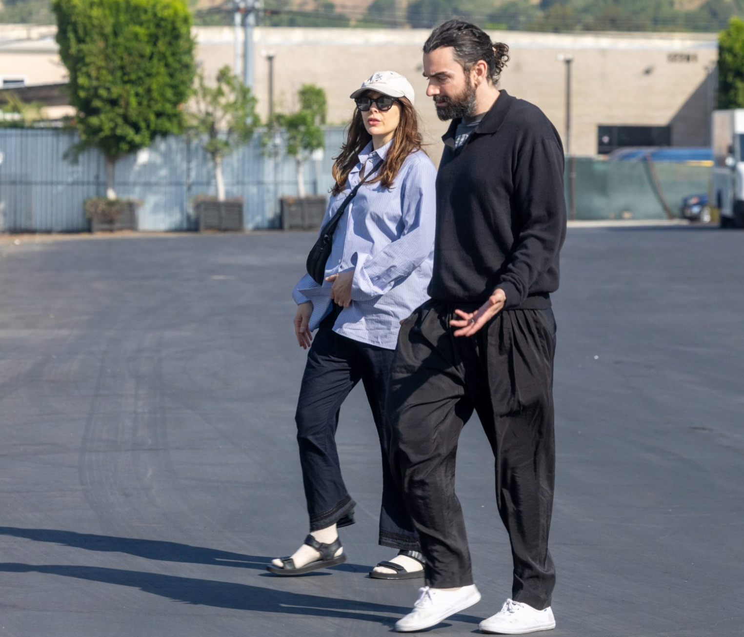 Звезда «Мстителей» Элизабет Олсен впервые станет мамой Олсен, Элизабет, Робби, время, актриса, познакомилась, актерский, который, Холбрук, мужем, несколько, замуж, папарацци, слухи, более, американская, через, Арнетт, говорят, Однако