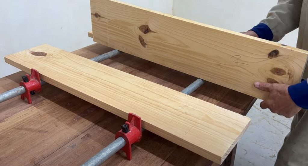 Как из обычной доски сделать классный складной стул для отдыха на природе