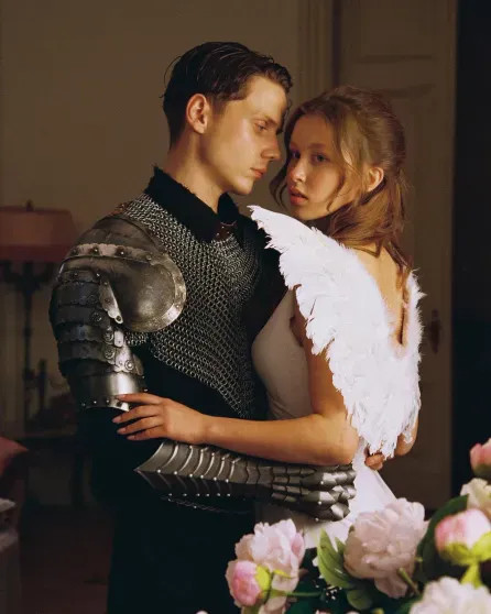 Ваня Дмитриенко и Анна Пересильд снялись в образах Ромео и Джульетты Пересильд, Дмитриенко, Ромео, ДмитриенкоАнна, Леонардо, фильма, ДиКаприо, завязался, разницы, только, асфальте, временем, Влюблённые, отношений, серьёзных, слишком, отмечают, возрасте, критикуют, около