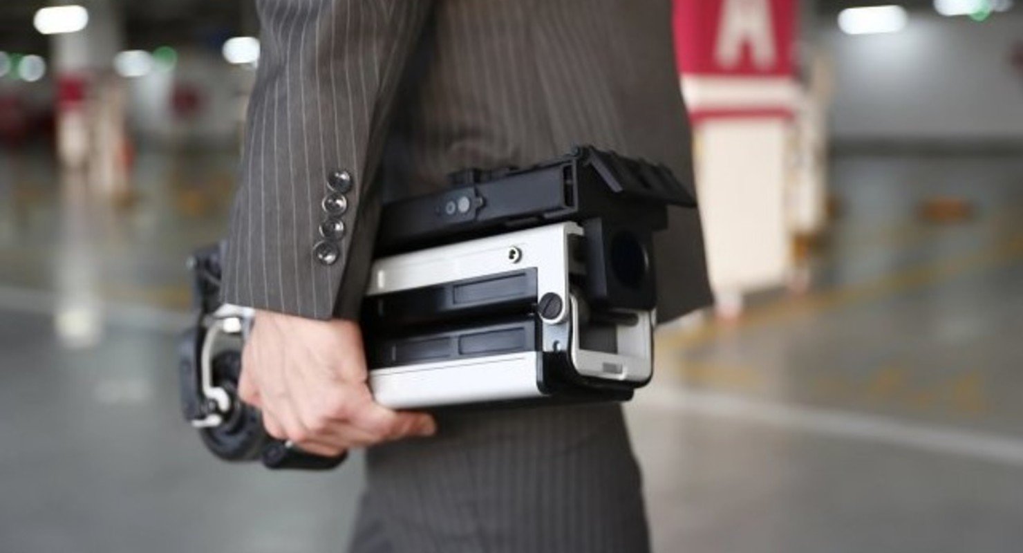 Электросамокат-трансформер Blizwheel можно сложить до размеров небольшой коробки