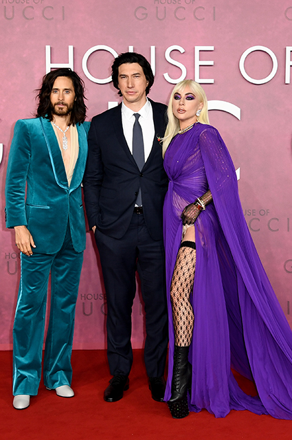 Сальма Хайек, Леди Гага, Джаред Лето и другие на премьере фильма "Дом Gucci" в Лондоне Красная дорожка