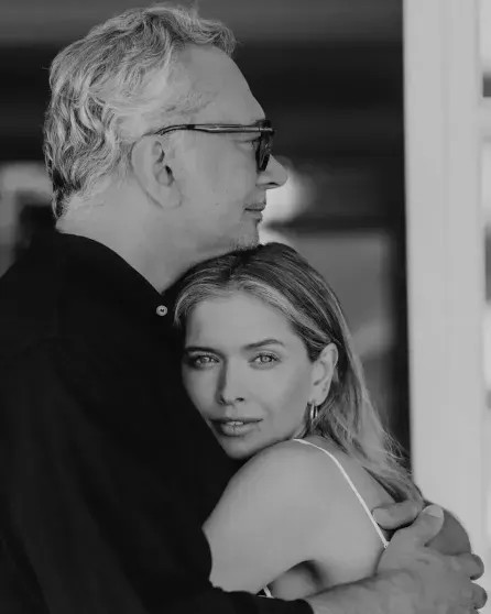 Вера Брежнева показала редкие фото со старшей дочерью по случаю её 25-летия Брежнева, дочерьюСоня, КиперманВера, дочерьюВера, Меладзе, замуж, Брежневой, вышла, удочерил, Михаила, вскоре, России, уехали, супруги, олигарха, Константина, фамилию, через, Киперманом, Кипермана