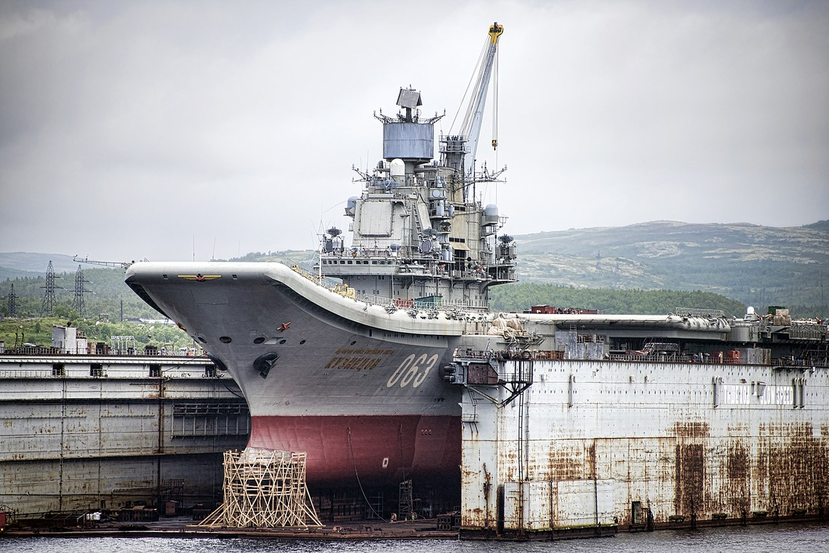«Адмирал Кузнецов» в ПД-50 в 2006 году