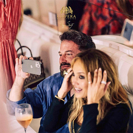 Поцелуи, вечеринка и культовый момент из клипа: как Дженнифер Лопес отметила день рождения с Беном Аффлеком в Сен-Тропе Звездные пары