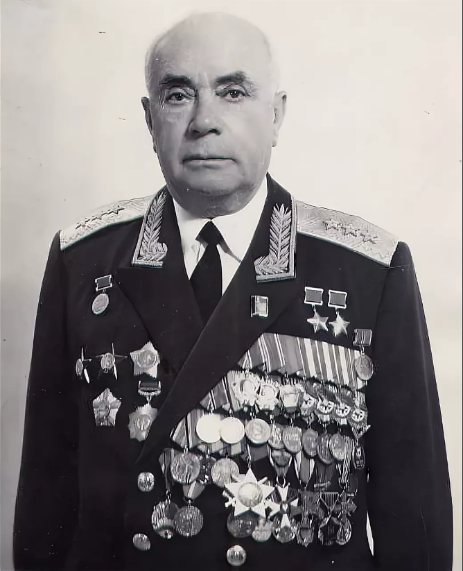 Генерал-полковник танковых войск Д.А.Драгунский (1910-1992). Фото из открытого доступа