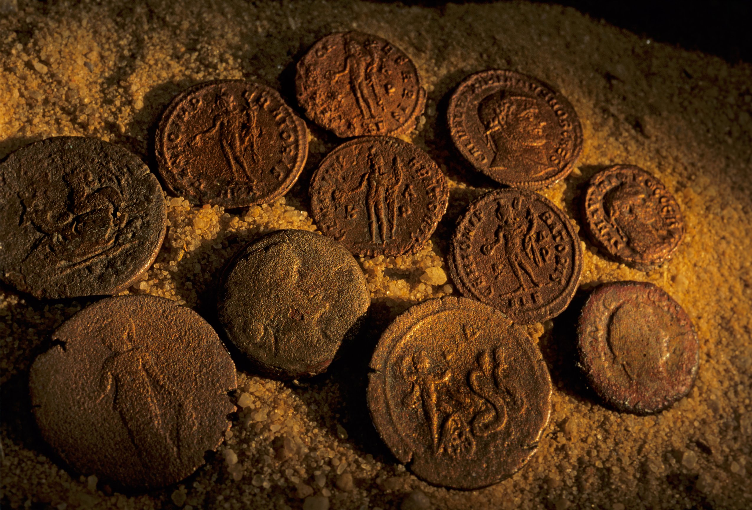 Новая находка археологов Приднестровья – золотые монеты времен Петра и Екатерины
