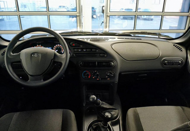 Так выглядит самая дешевая Lada Niva Travel с новым мотором: внедорожник за 1,39 млн рублей показали на живых фото