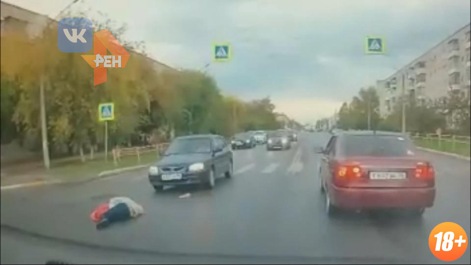 Сразу два автомобиля сбили старушку, переходившую улицу в Ярославле