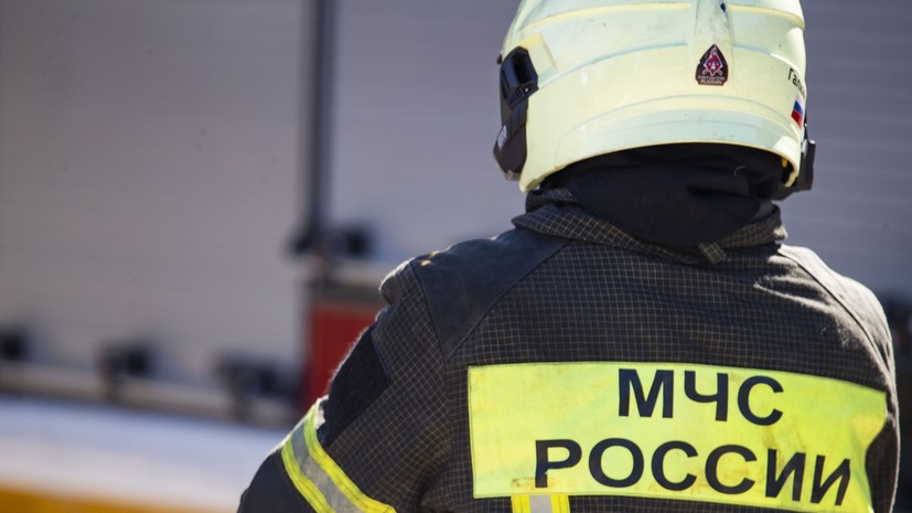 МЧС: пожар на складе в Ростове-на-Дону локализован