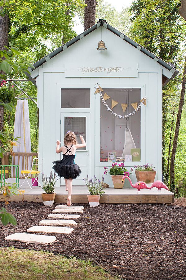 awesome-outdoor-kids-playhouses-to-build-this-summer-4