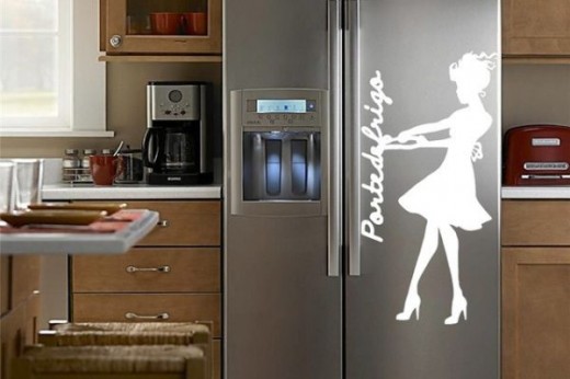 Никаких магнитов: яркий декор холодильника