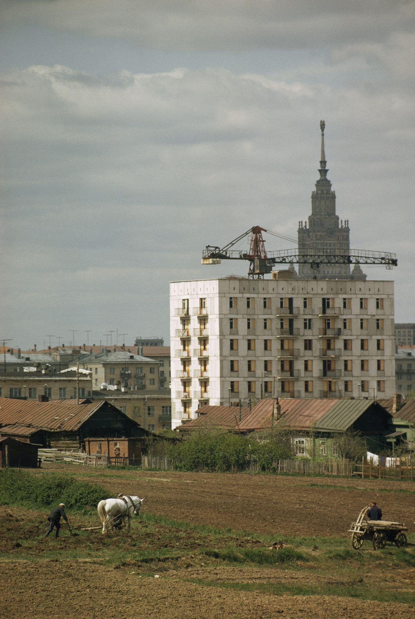 Реальный СССР на фото «американского шпиона». Конгер, городе, советских, чтобы, запечатлеть, внимание, можно, очень, будет, жизни, торговля, годов, весьма, подобные, советское, заднем, обратите, увидеть, плане, такие