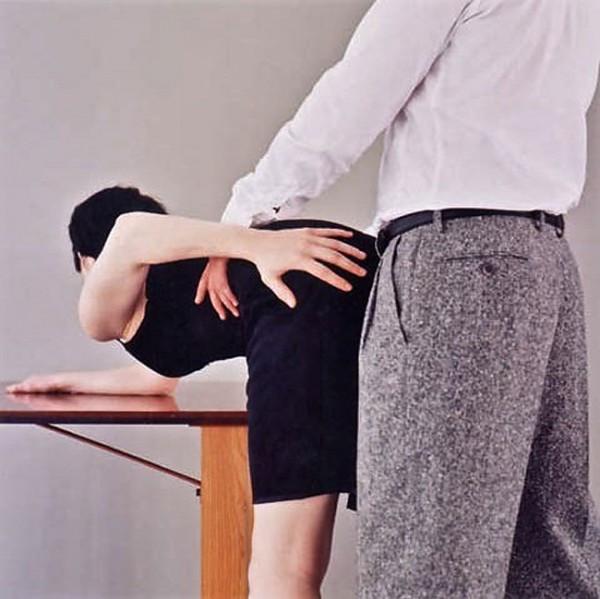 Одетая порнография – фотографический оксюморон Эдуара Леве Одетая порнография – фотографический оксюморон Эдуара Леве