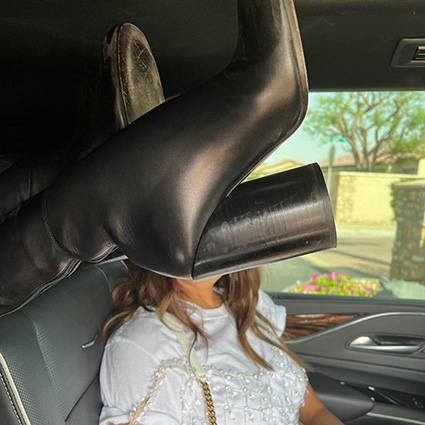 Ирина Шейк провела выходные со Стеллой Максвелл и Рикардо Тиши на фестивале Coachella Ирина Шейк провела выходные со Стеллой Максвелл и Рикардо Тиши на фестивале Coachella Новости