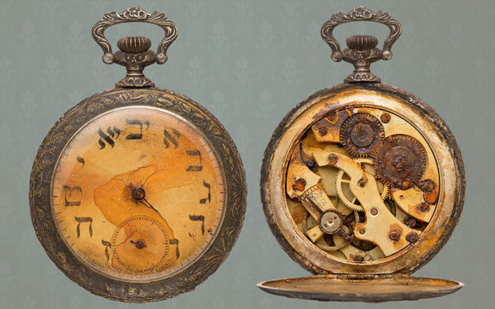 Часы, которые показывают точное время катастрофы. /Фото: 1.bp.blogspot.com