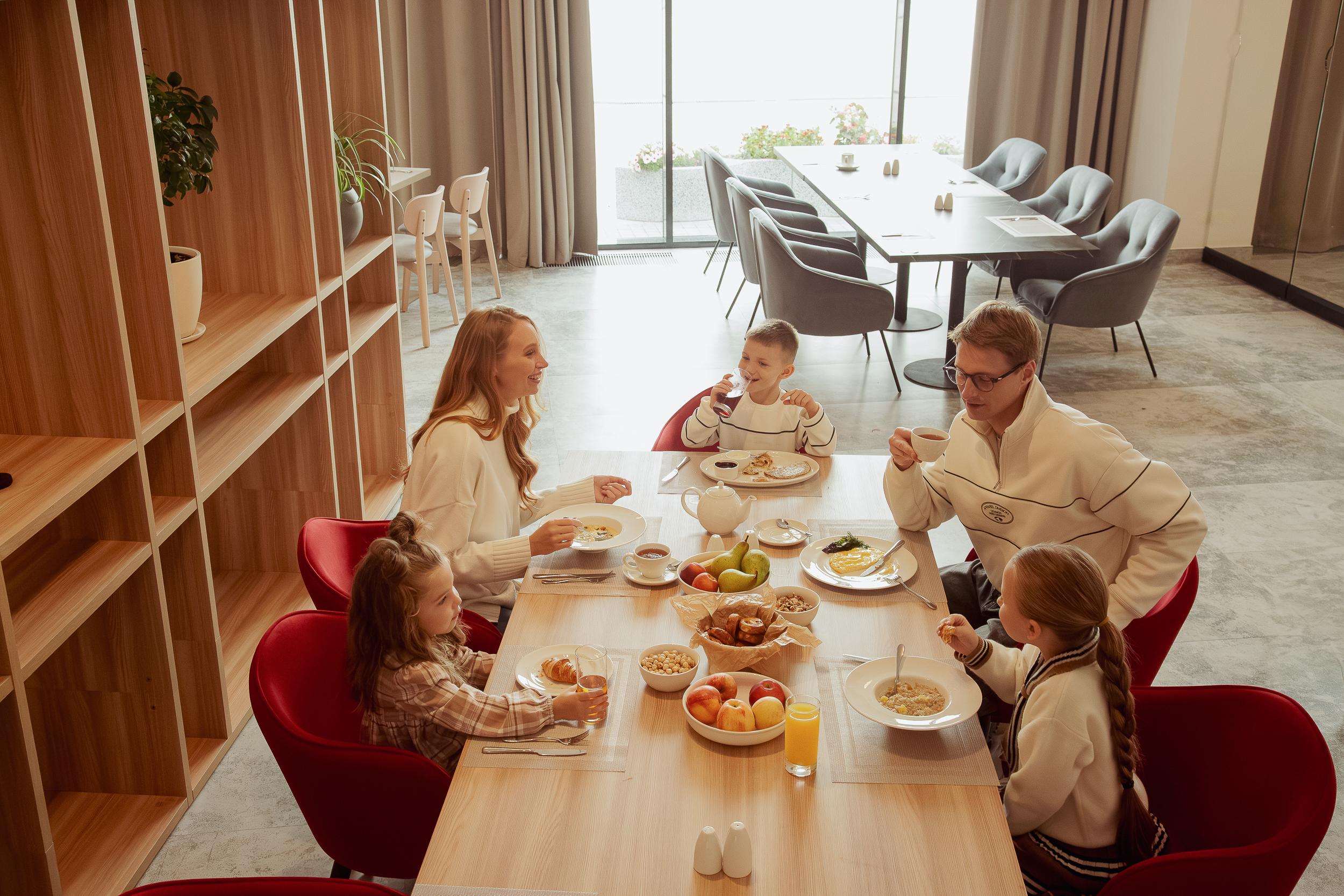 Женский уикенд и дегустации на берегу океана: чем заняться в отпуске в марте 2026 можно, здесь, поесть, делать, посмотреть, марта, чтобы, стоит, устроить, вечер, Главное, курорте, «Поле», только, ресторане, событие, хочется, Васта, превращается, Можно