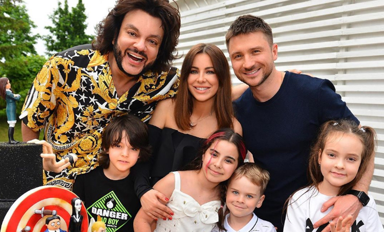 Ани Лорак отметила 9-летие своей дочки Софии вместе со звездными друзьями и их детьми