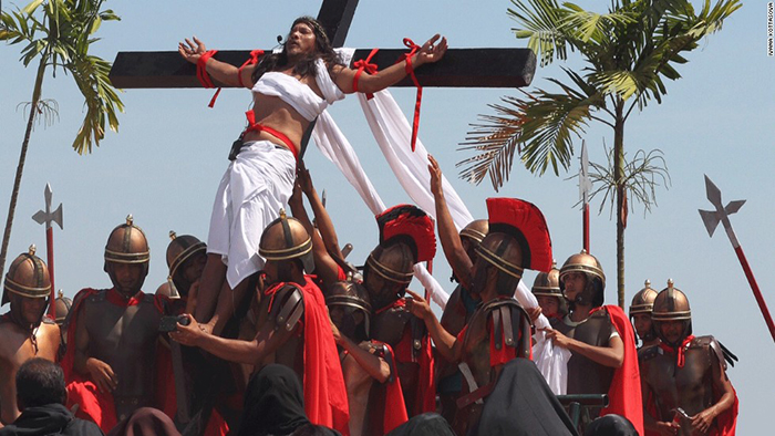 33 года в роли Иисуса: Филиппинец которого каждый год распинают на кресте, ищет себе замену Иисус,мир,распятие,религия,традиции,Филиппины, крест