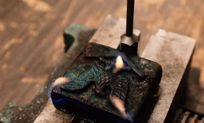 Зажигалка с вьетнамской войны: нашли ржавую и сделали как новую Зажигалка с вьетнамской войны: нашли ржавую и сделали как новую артефакт,вьетнамская война,зажигалка,зиппо,мастер,Пространство,раритет