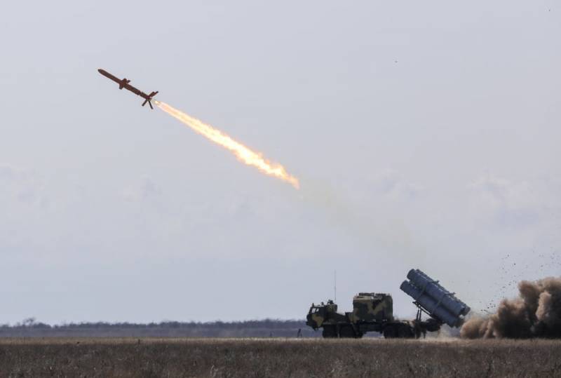 На Украине назвали стоимость ракетного комплекса, «способного уничтожить Крымский мост» Новости