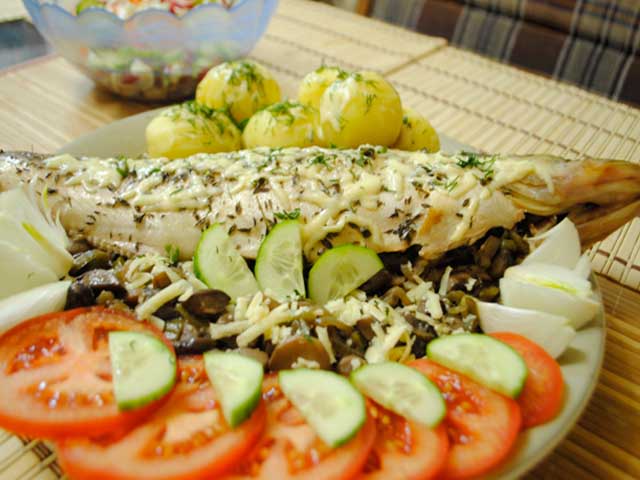 Рыба, запеченная в духовке: 10 вкусных рецептов кулинария,рецепты,рыбные блюда