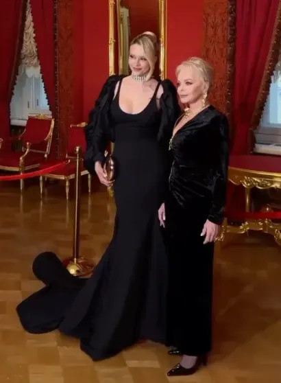 Алсу, Лариса Долина, Аида Гарифуллина с мужем Алексеем Воробьёвым и Ирина Винер посетили премию BraVo платье, СамбурскаяНастасья, Винер, Жасмин, Севиль, Мельникова, Алексеем, мужем, Лариса, Большом, жанре, танцам, чемпионат, прошёл, Москве, МельниковаЖасминРанее, МотМария, МельниковаМария, Strip, ВинерМария