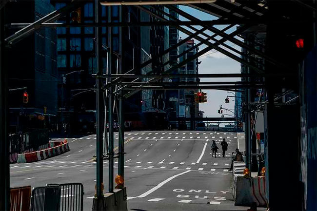 Призрачный Нью-Йорк: как выглядит крупнейший мегаполис во время пандемии которые, Таймссквер, изолировать, своих, жилищах, Общественные, места, знаменитые, туристические, пункты, обычно, протолкнуться, сегодня, пустуют, Бродвее, отменены, кажется, стараются, Наверняка, жителиИсточник