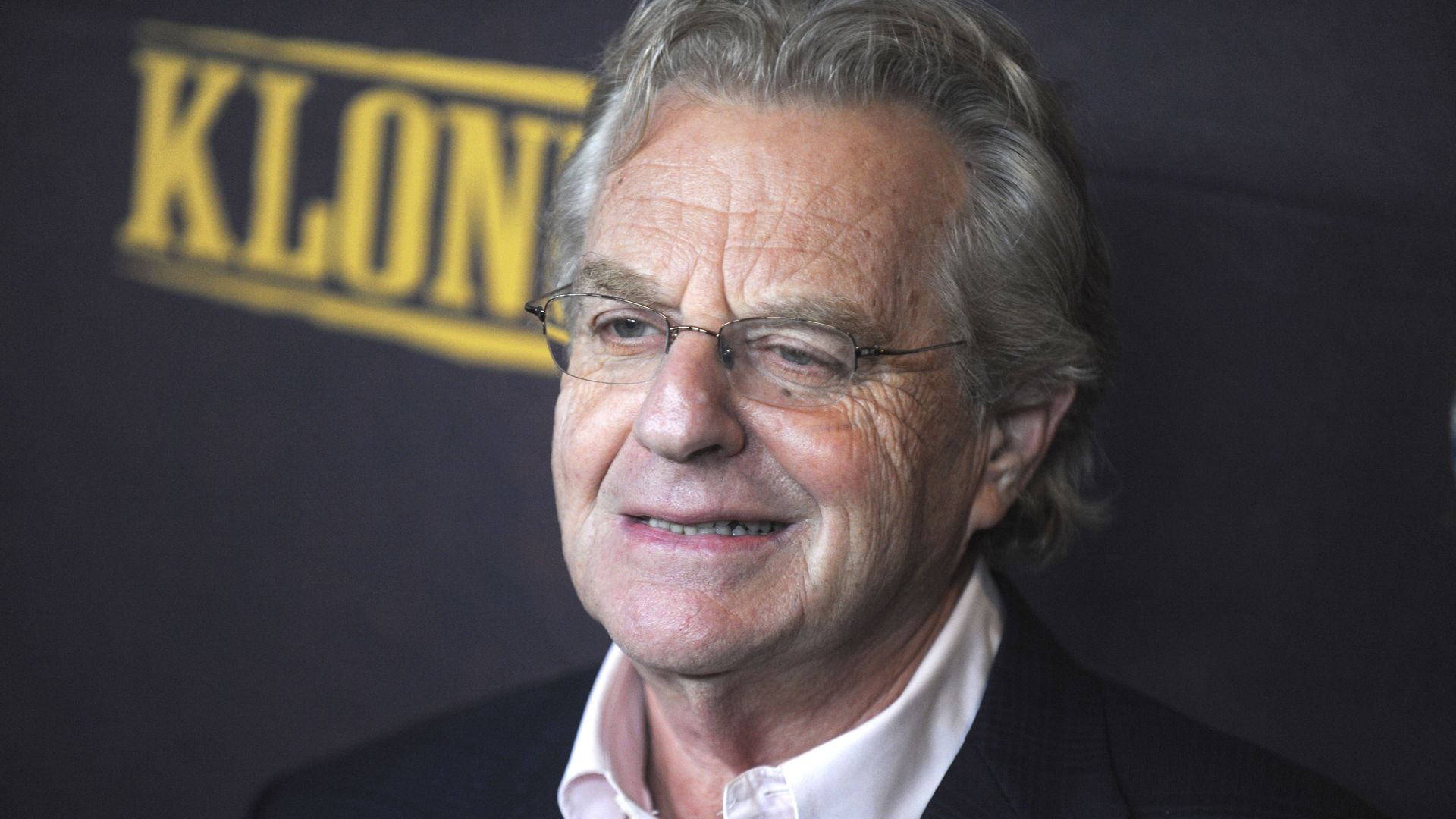 Jerry springer. Джерри спрингер. Jerry Springer шоу. Популярный американский телеведущий. Американский актер скандальный.