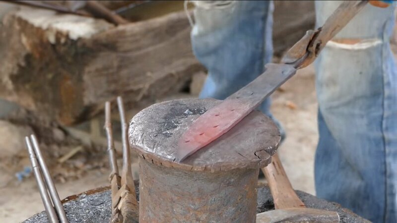 Массивный нож 