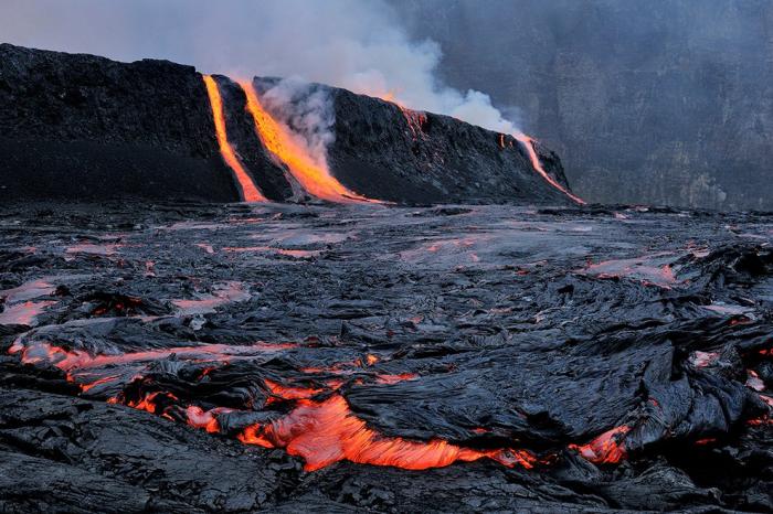 Захватывающие сюрреалистичные фотографии вулкана Ньирагонго природа