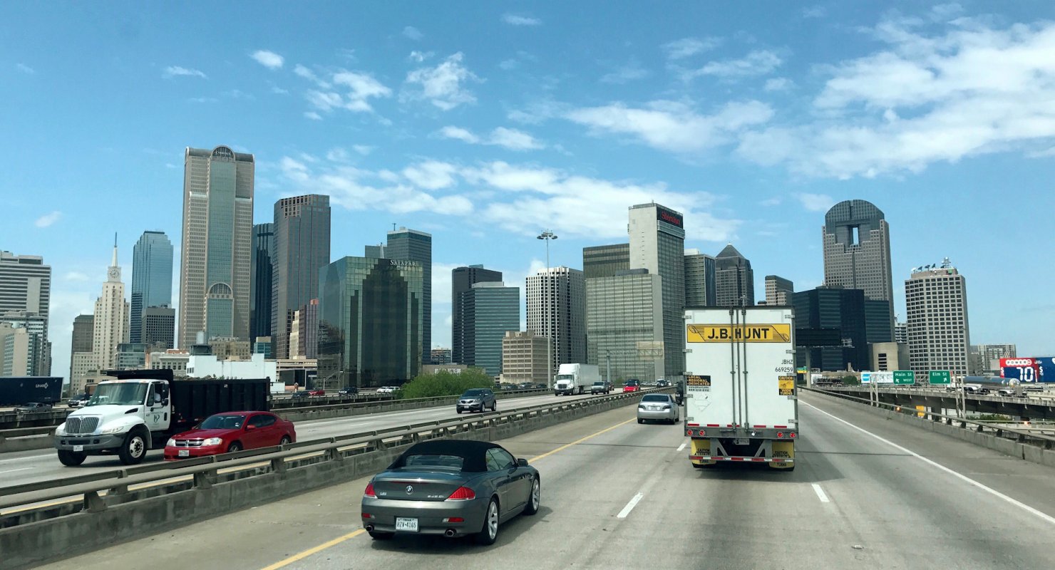 Американец сметает пыль с дорог и добывает из нее платину