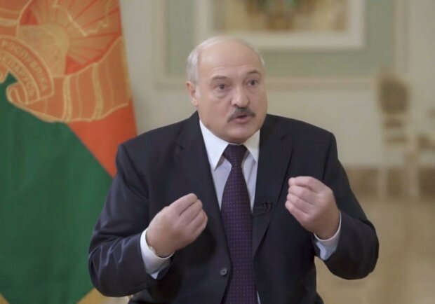 Лукашенко фото в полный рост