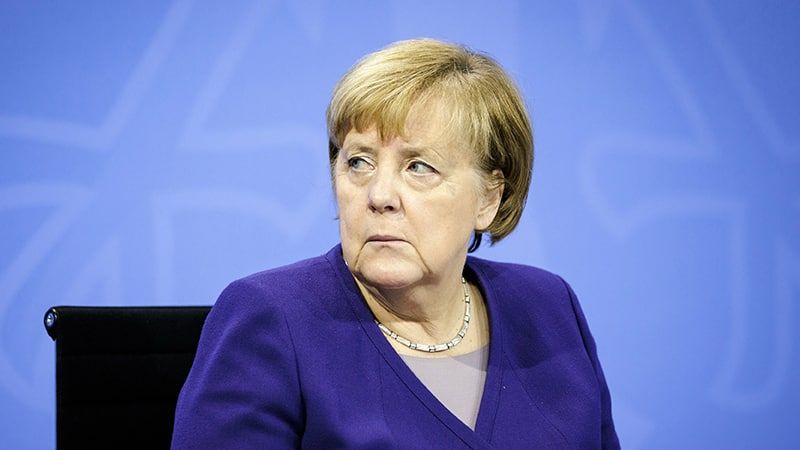 Меркель не увидела смысла в своем посредничестве по Украине Политика