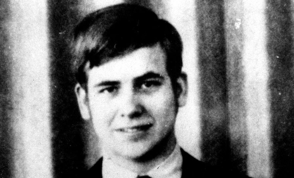 50 лет назад из одного банка вышел мужчина с миллионом в кейсе. Его разыскивали все это время, но он словно испарился 50 лет назад из одного банка вышел мужчина с миллионом в кейсе. Его разыскивали все это время, но он словно испарился Теодор, просто, данные, всего, исчезновения, своего, газете, избежать, банке, клерк, жизни, украденные, Деньги, жизнь, новую, хватили, чтобы, необходимости, начал, конце