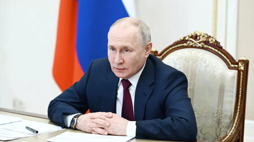 Путин поручил утвердить программы развития для десяти отстающих регионов