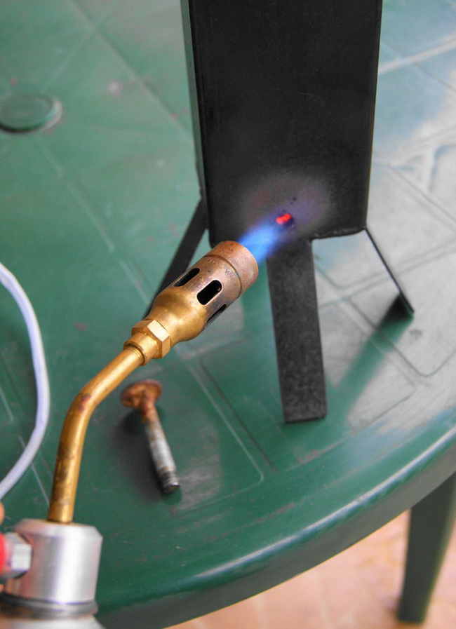 Самодельный генератор холодного дыма для копчения Самодельный генератор холодного дыма для копчения самоделкин