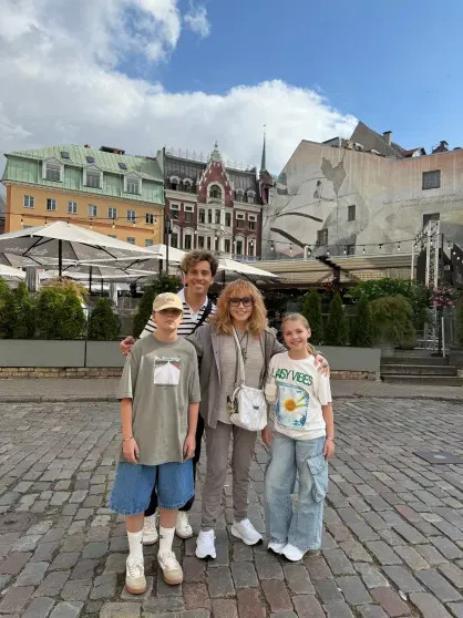 Алла Пугачёва и Артемий Троицкий* встретились в Лимасоле Пугачёва, Артемий, семьёй, Галкин, которая, журналист, Троицкий, живёт, Гордеевой, Екатерине, интервью, большое, Напомним, время, которого, сейчас, называют, новым, крашем, поженились