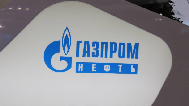 «Газпром нефть» планирует купить доли «Евротэк-Югра» и «АСБ ГЕО» у испанской Repsol