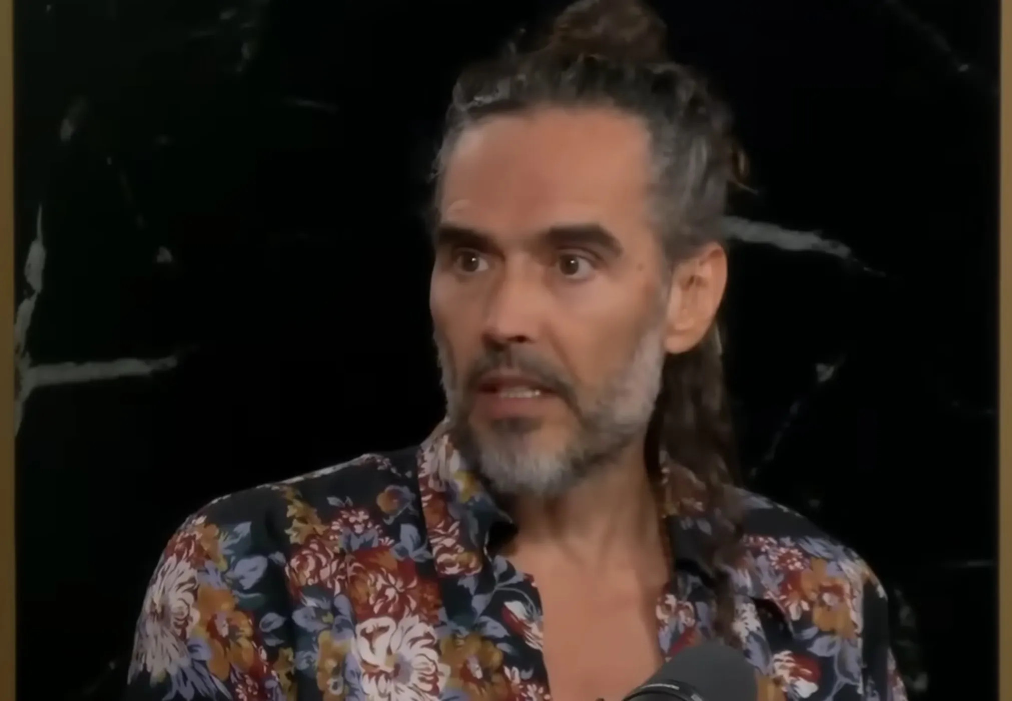 Рассел Брэнд признался, что в 30 лет переспал с 16-летней девушкой