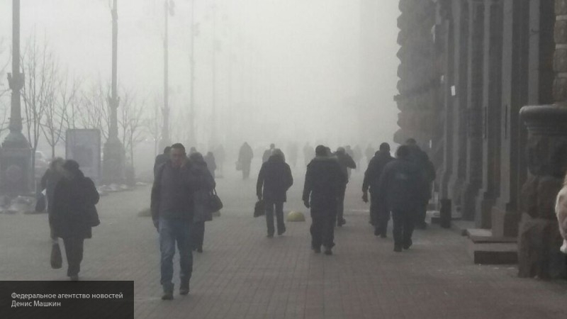 Жителей Москвы предупредили о сильном тумане и опасности на дорогах