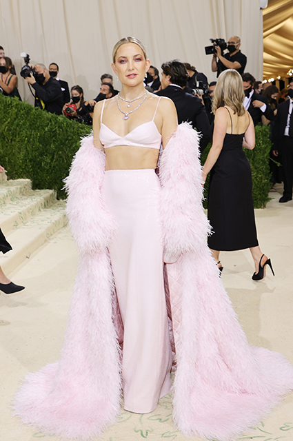 Met Gala 2021: выбираем лучший "голый" образ среди звездных гостей бала Met Gala 2021: выбираем лучший "голый" образ среди звездных гостей бала Звездный стиль