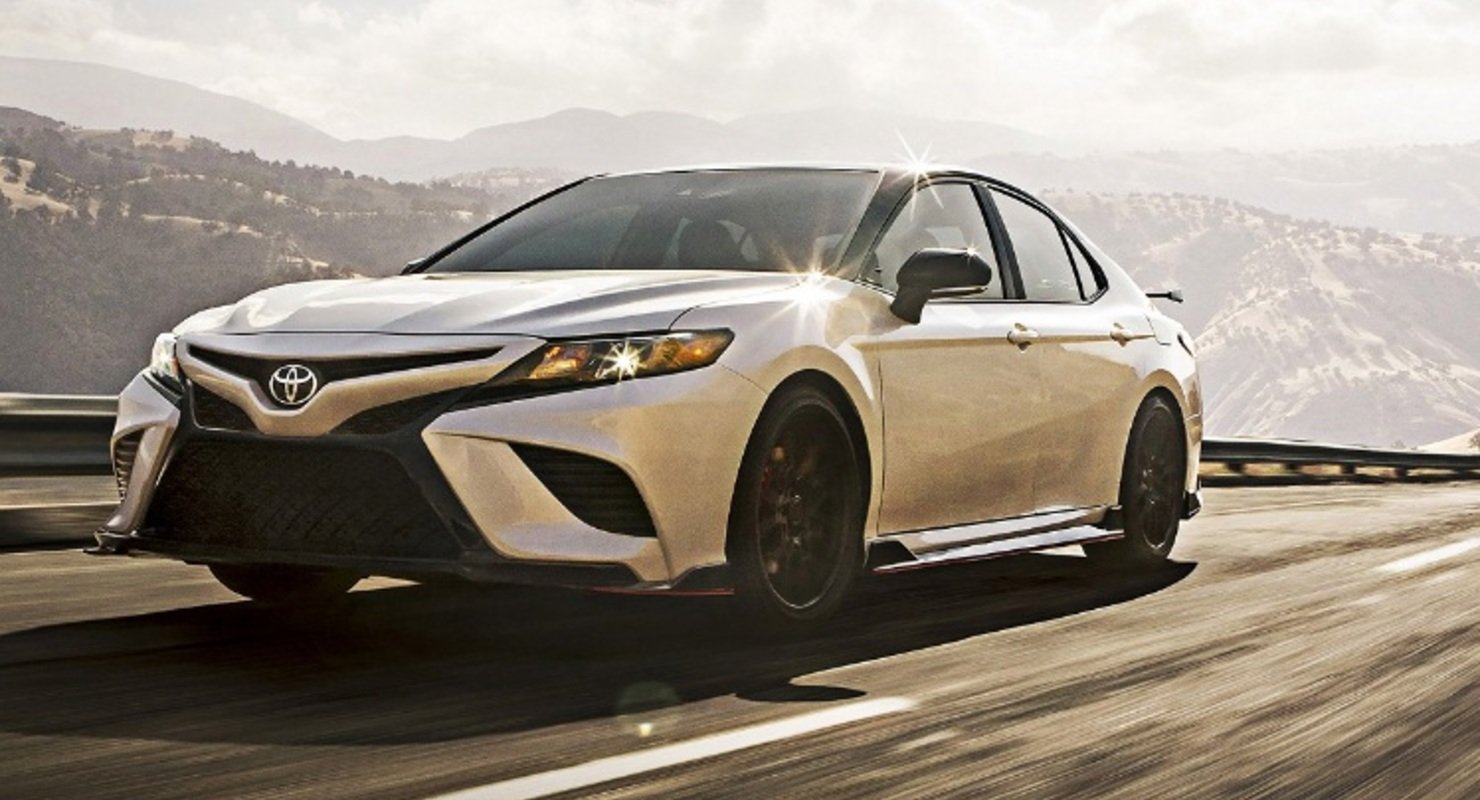 В Красноярском крае районным чиновникам понадобилась Camry за 2,4 млн