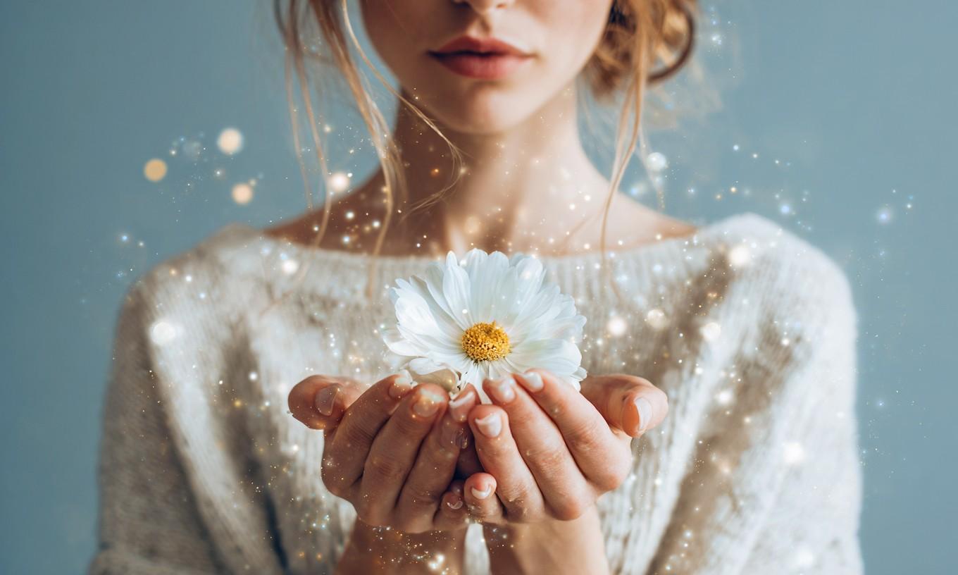 Бьюти-дайджест на апрель 2026: новинки брендов, банные ритуалы и другие способы порадовать себя весной