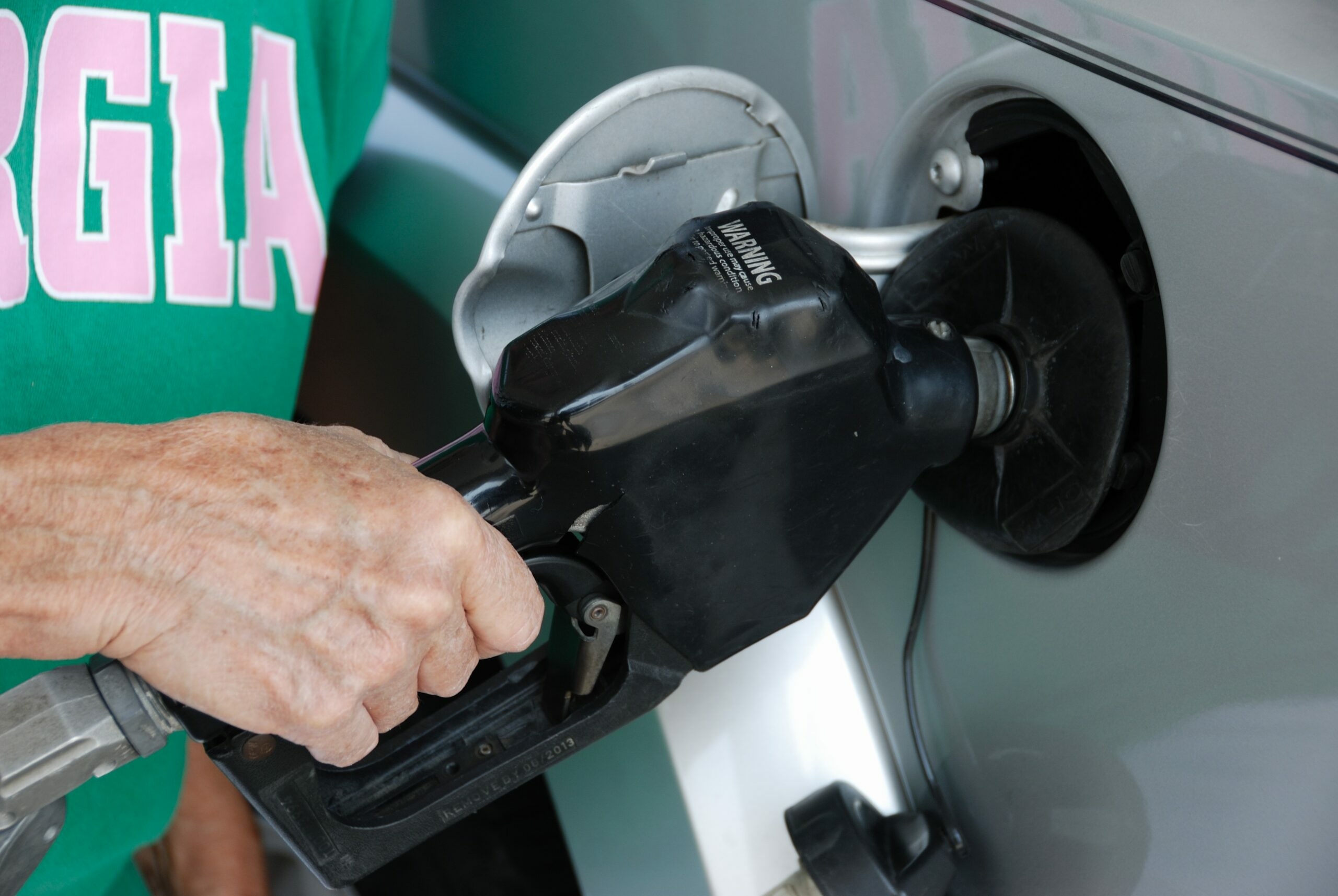 Россия разместилась на 13-м месте в рейтинге цен на бензин